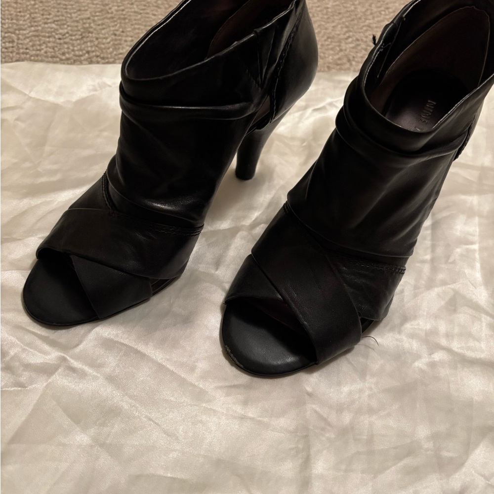 Elegant Black Women's Heeled Boots